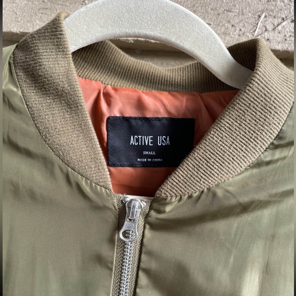 ACTIVE USA Bomber Jacket - Picture 4 of 7